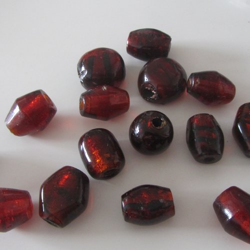 Lot de grosses perles en verre de différentes formes et tailles  - dans les tons rouges