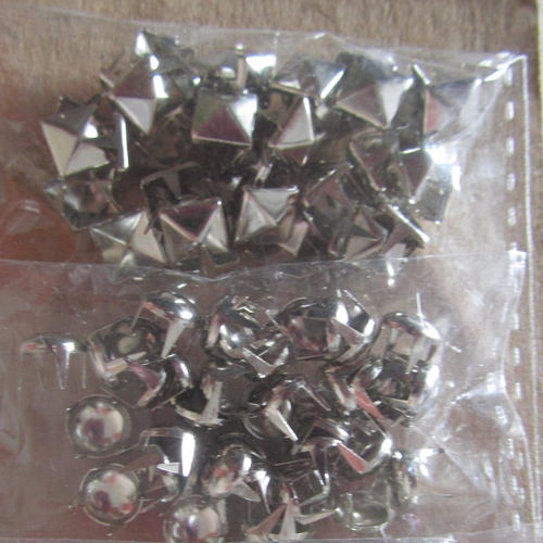 Sachet de  clous à griffes  en métal argenté - 3 tailles et formes différentes - 120 pièces