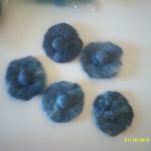Lot de 5 anémones en laine feutrée dans les  tons bleu  vert - taille environ 6 cm
