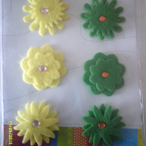 Stickers en feutrine- set de scrapbooking - motifs "fleurs et strass"