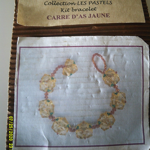 Kit pour la fabrication d'un bracelet - carrré d'as doré ou jaune
