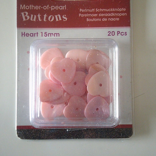 Boîte de 20 boutons coeur en nacre de couleur rose - 15 mm