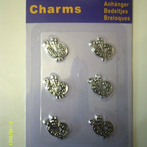 Lot de 6 pendentifs en métal argenté représentant une palette de peinture - charms