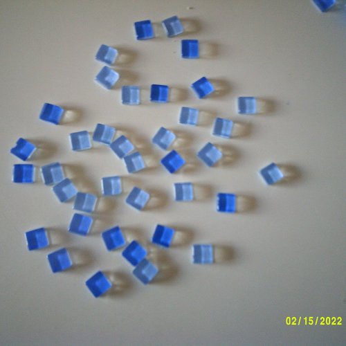 Boîte de 200 grammes de mosaïque, tesselles en cristal  bleu