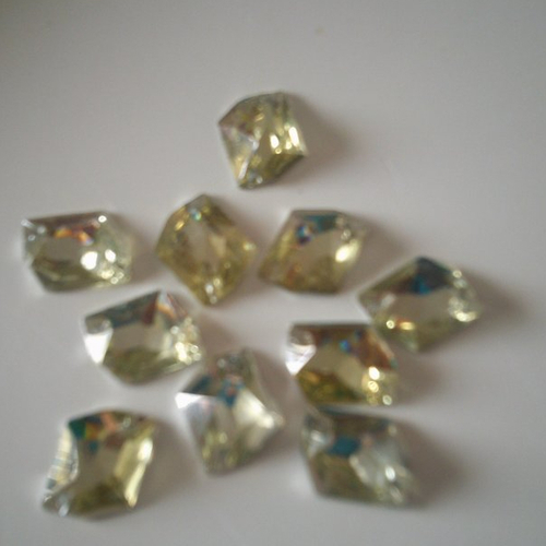 Lot de 30 perles hexagonales strass à coudre jaune pâle - 2 cm x 1,5 cm - 2 trous