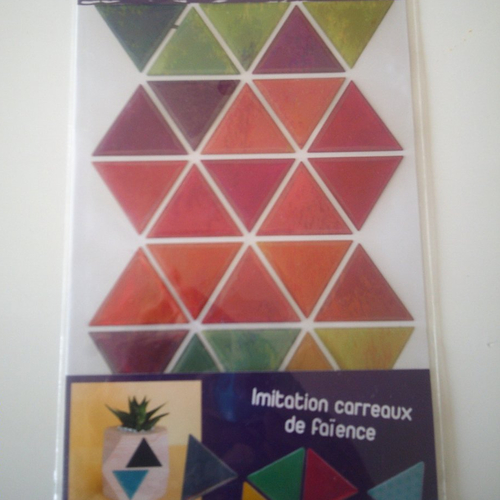 Stickers déco pour customiser vos murs ou vos objets - imitation carreaux de faïence - triangles lumineux foncés
