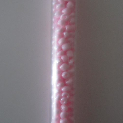 Tube de 20 grammes  de grosses perles de rocaille de couleur rose nacré
