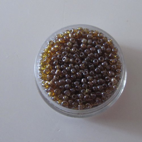 Boîte de 29 grammes de mini perles de rocaille de couleur marron clair - 2 mm