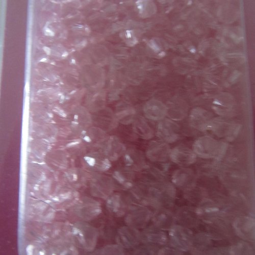 Boîte de 25 grammes de perles de rocaille à facettes de couleur transparentes roses