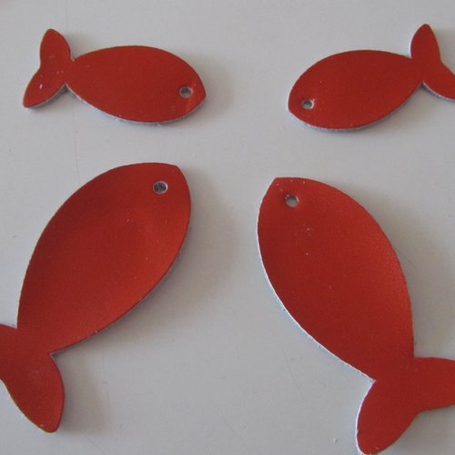 Lot de 4 pendentifs en cuir en forme de poisson de 2 tailles différentes