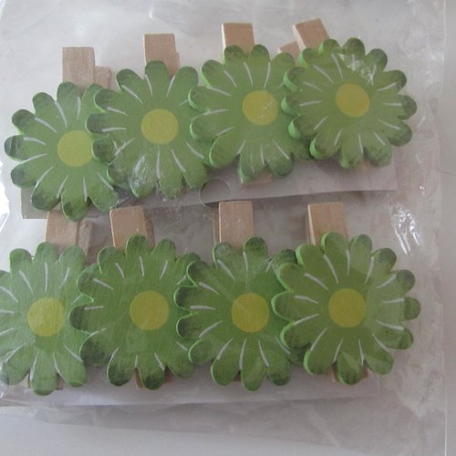 Lot de 8 épingles, pinces  à linge en bois décorées d'une fleur  vert anis au coeur jaune