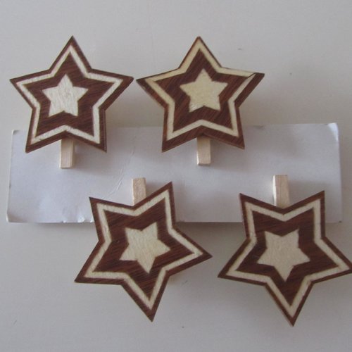 4 épingles à linge en bois décorées d'une étoile de deux couleurs