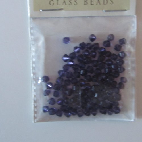 Lot de perles de verre - mini toupies de couleur violet - dimension 5 mm