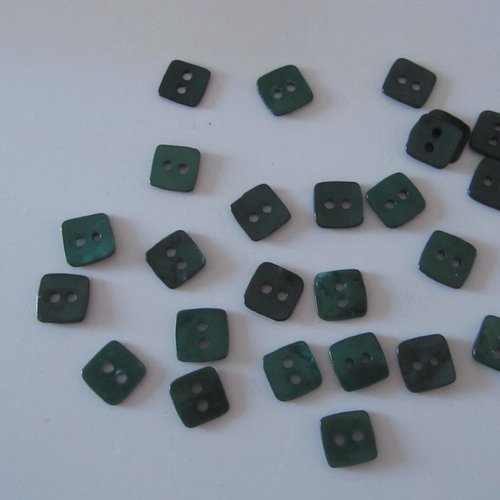Sachet de 25 boutons nacrés carrés de couleur vert foncé - 9 mm