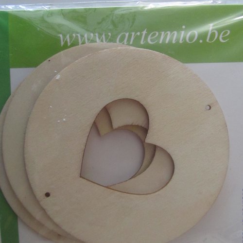Lot de 3  cercles avec au centre un coeur - en bois à customiser