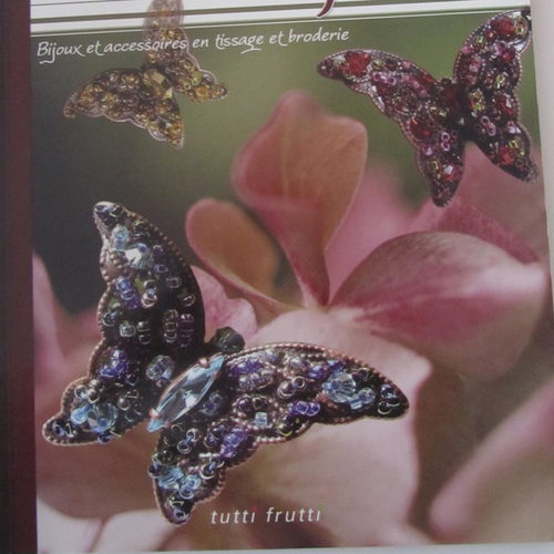 Livre "la magie des perles" - bijoux et accessoires - tissage et broderie
