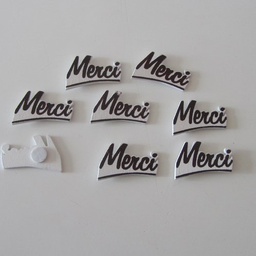 Scrapbooking embellissements 8 stickers en bois inscription "merci"