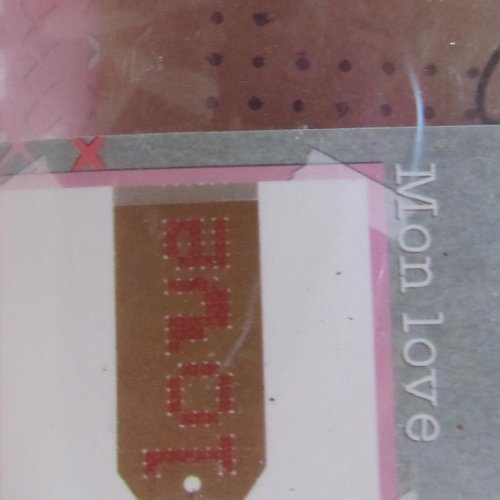 Mon petit kit point de croix "etiquette en carton" inscription "love"