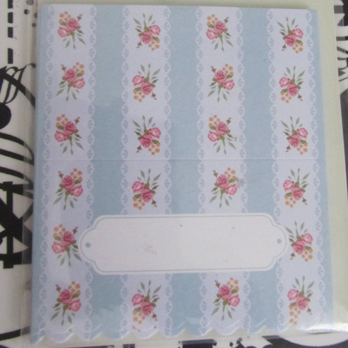 Etiquettes - set de 12 magnifiques  marques-place en carton fleuris