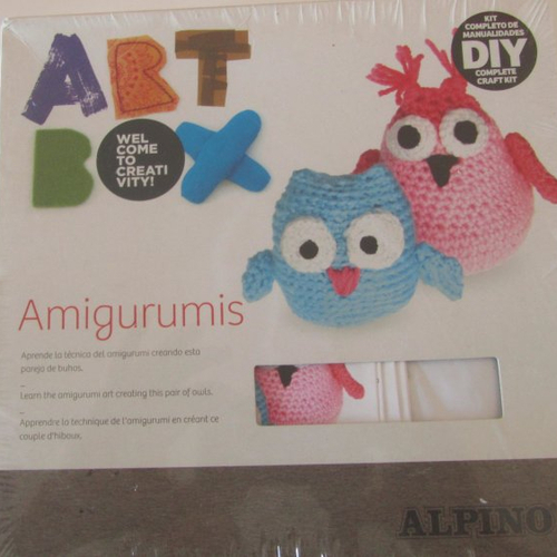 Art box - amigurumis,kit pour apprendre la technique de l'amigurumis en créant ce couple de hiboux