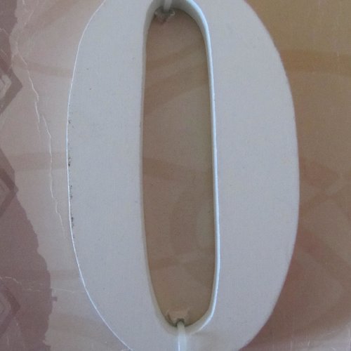 Chiffre en bois peint en blanc à décorer - représentant le chiffre  0 ou la lettre o