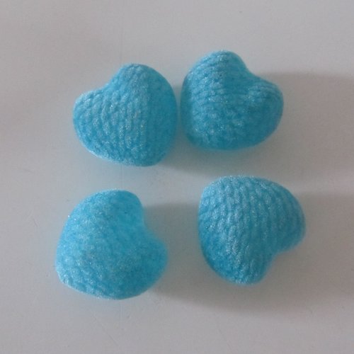 Lot de 4 grosses  perles en forme de coeur extérieur en laine floquée - dans les tons bleu - 3 cm x 2,5 cm