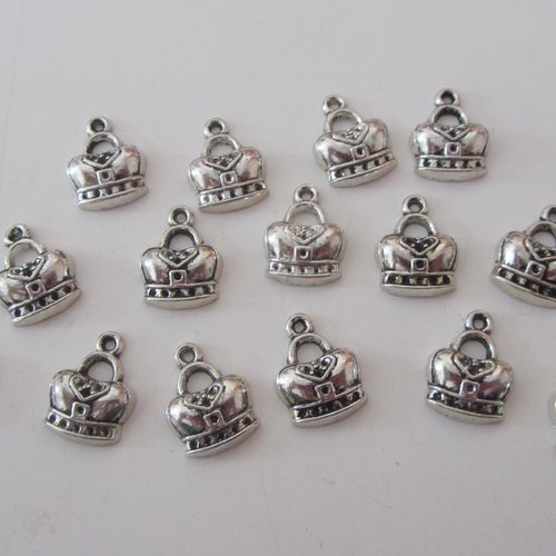 Lot de 5 pendentifs en métal argenté représentant une couronne - charms