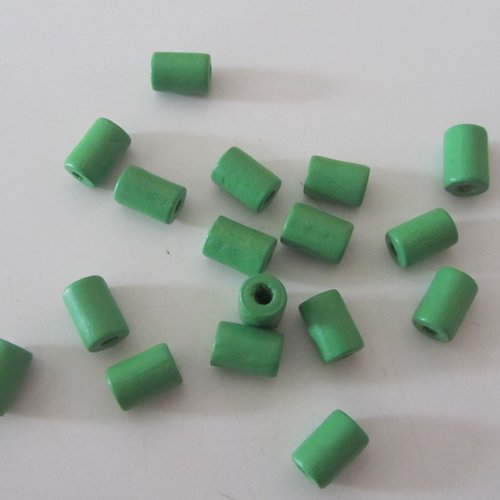 Sachet de 17 perles en bois tube court - de couleur verte