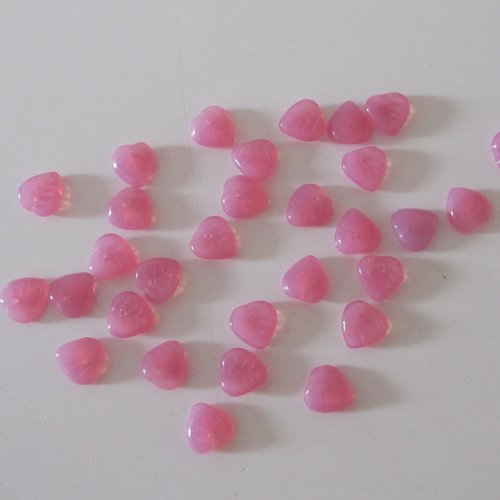 Lot de 30 petites feuilles  en verre  cristal de couleur rose (perle)