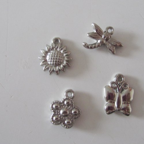 Lot de 4 pendentifs/charms  en métal argenté - soleil, papillon, libellule et fleur