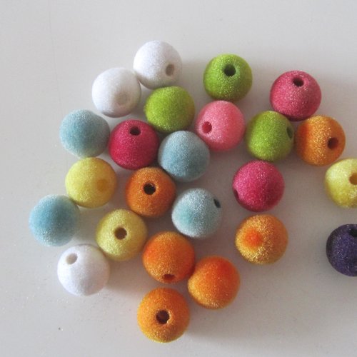 Lot de 35 grs de perles acrylique velours de forme ronde - 8 couleurs différentes - 1,4 cm - environ 25 perles