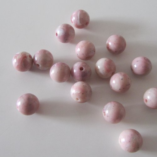 Lot de 55 perles rondes marbrée de couleur rose en céramique - 1 cm