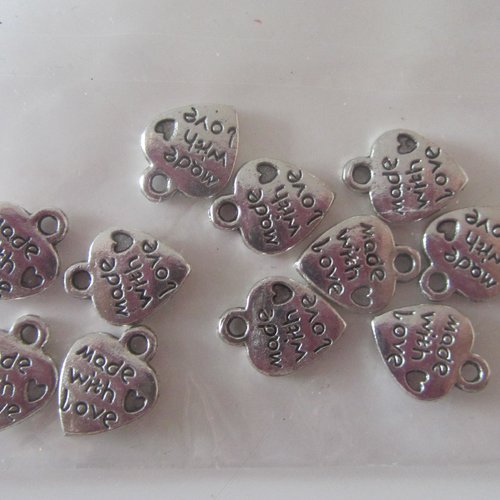Lot de 6 pendentifs, breloque en métal argenté représentant un coeur avec gravure made with love