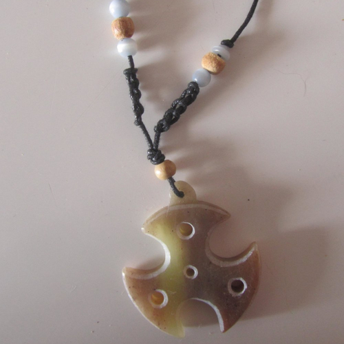 Collier ethnique géoworl groupe en pierre naturelle et perles en bois