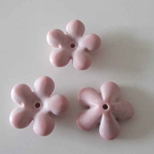 Lot de 6  perles en résine - rose pâle en forme de fleur - 28 x 28 mm