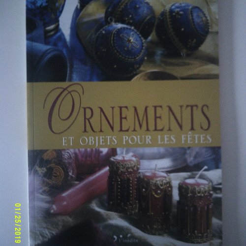 Livre 'ornements et objets pour les fêtes - noël' - splendide ornements, or et pierreries,