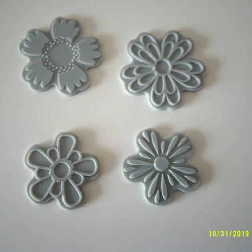 Set de plaques . mini flower 4 pièces - fiskars {couleur}