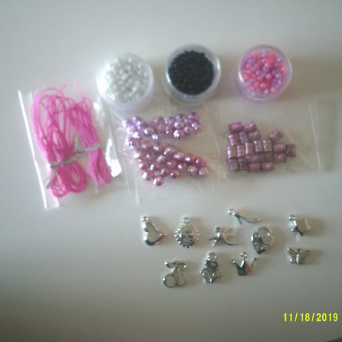 Kit pour la fabrication de collier, bracelet etc... perles, cordons, charms, pendentifs
