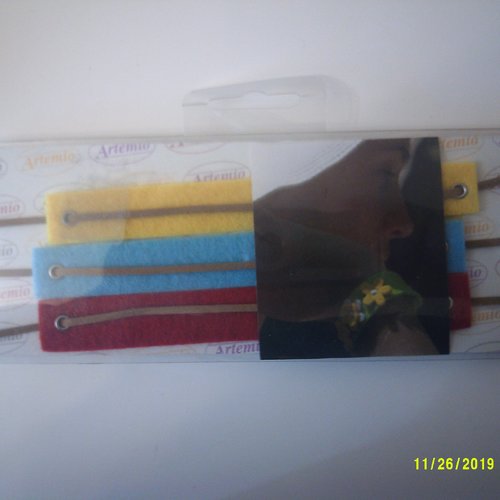 Lot de trois bracelets en feutre jaune, bleu, et rouge avec lien - a customiser, broder