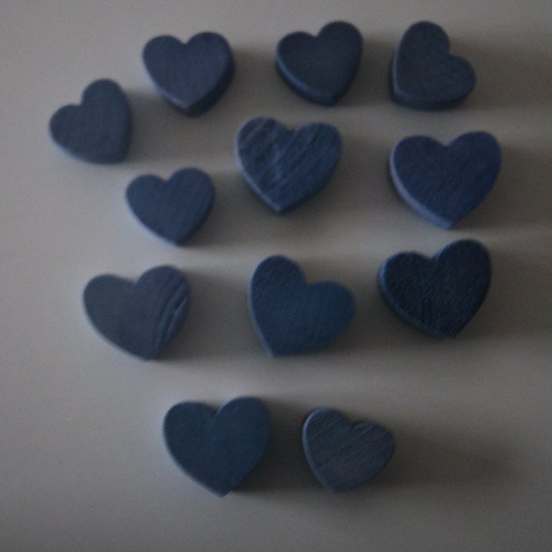 Sachet de 12 petits coeurs en bois de couleur bleue - de chez santex - 2,8 cm x 2,6 cm