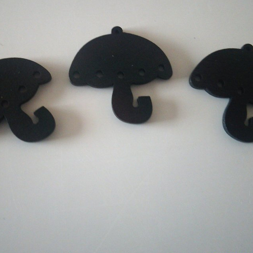 Lot de 3 parapluies en bois (pendentif) de couleurs noir