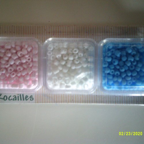 Lot de 3 boîtes de perles de rocaille (de verre) hobby & crafting fun