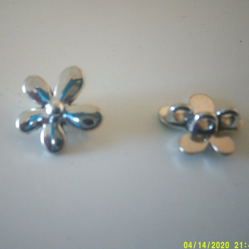 Breloques pour bijoux 2 fleurs en métal argenté