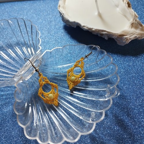 Boucles d'oreilles en micro macramé
