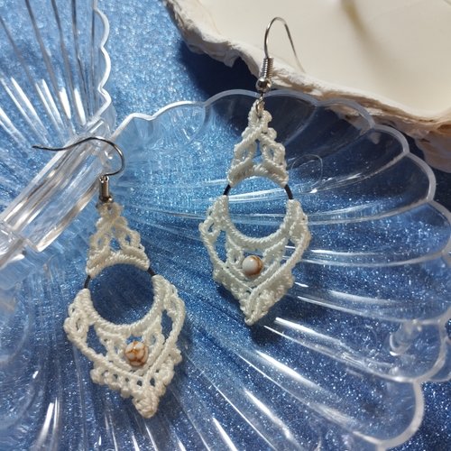 Boucles d'oreilles en micro macramé