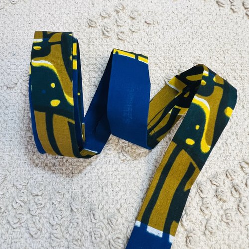 Biais en pagne africain wax kaya – 2 mètres x 2,5 cm – réf. biaiswaxkaya7