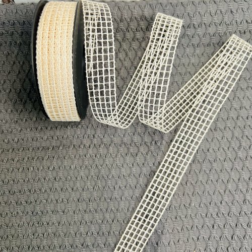 Ruban en maille beige 25 mm x 20 m pour couture, décoration et loisirs créatifs – réf. rolquad6