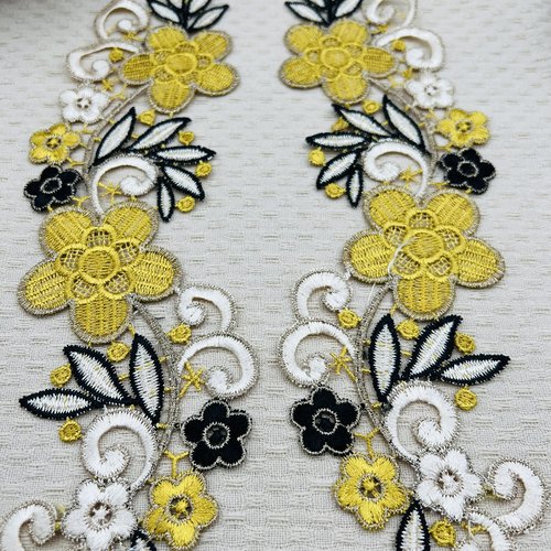 Lot de 2 guipures en dentelle moutarde et noir – 8,5 x 26 cm – réf. paym56