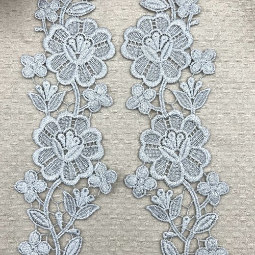 Lot de 2 guipures en dentelle argentées – 8,5 x 29,5 cm – réf. paym910