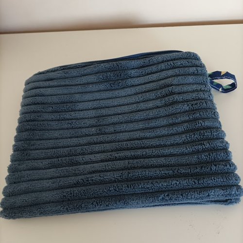 Trousse en velours et tissu